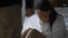 人妻長期遭丈夫家暴、性侵，不堪虐待要求離婚。（示意圖／翻攝自xframe）
