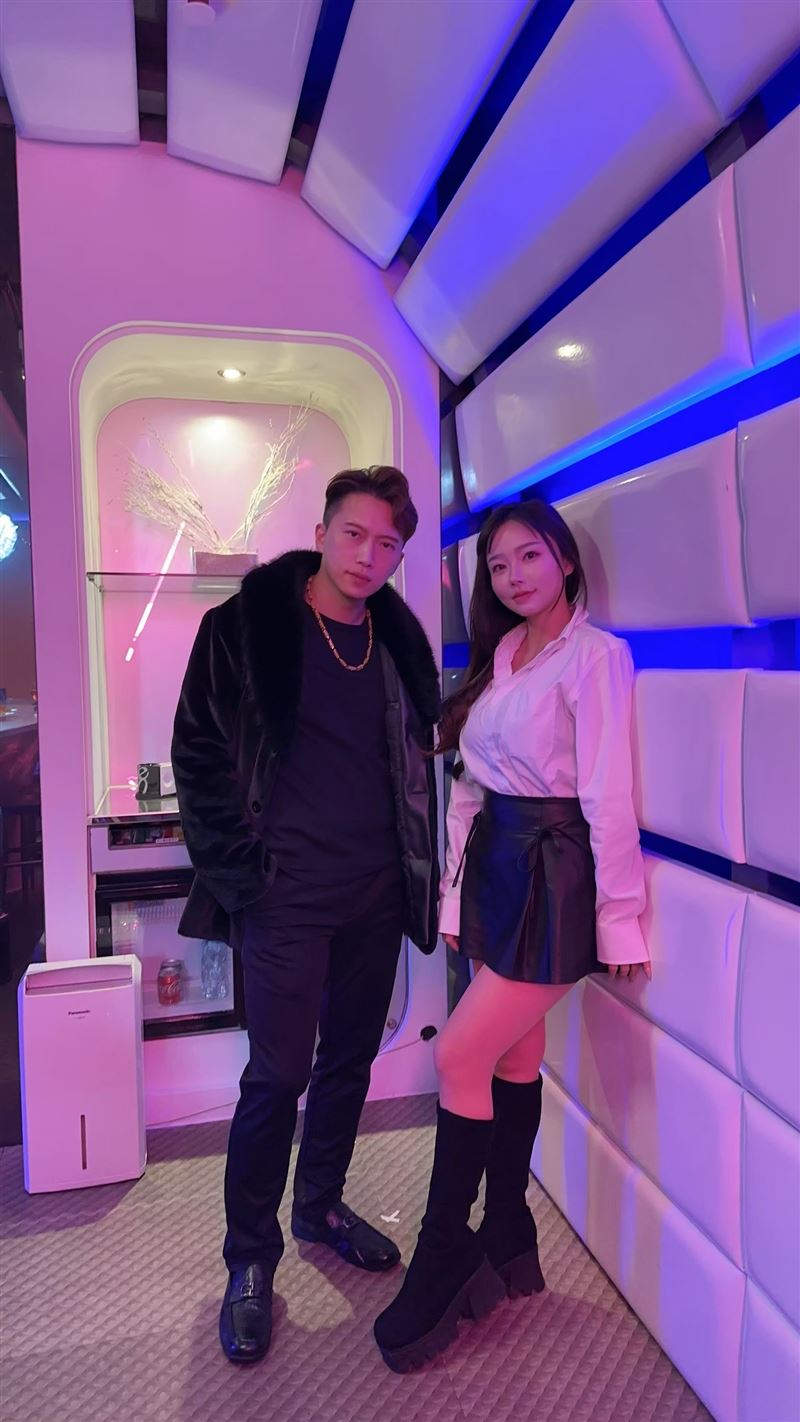周靄宏與超鄭女模拍MV，回憶先前曾險遭女模仙人跳。（圖／周靄宏提供）