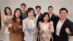 五一勞動節，何欣純合體議員拍攝定裝照，同步提出「六心勞工政見」（圖／何欣純辦公室提供） 
