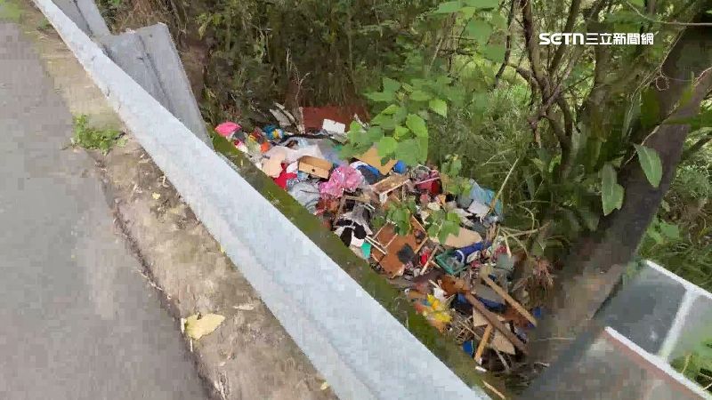 台中東勢山區頻頻遭不肖人士濫倒廢棄物