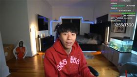 Ray開直播分享美國生活。（圖／翻攝自Youtube）