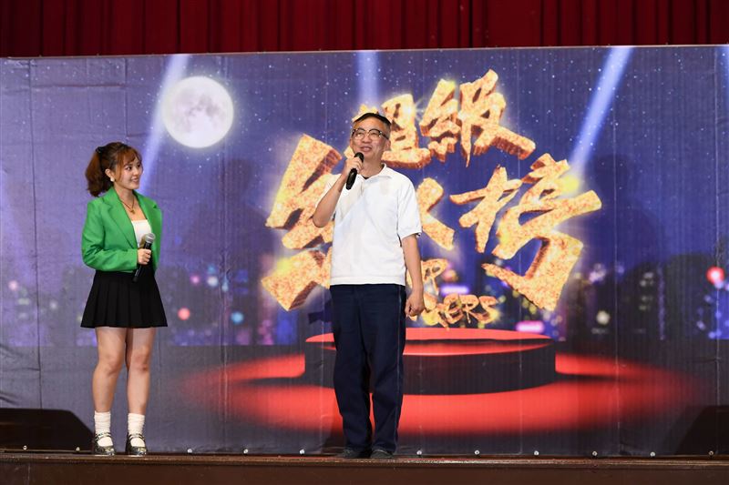 許常德當評審。(圖／三立提供）