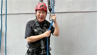7樓高空垂降玩命　胡瓜崩潰變臉不忍了