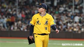 中職37年例行賽，中信兄弟先發投手黎克6局失2分退場。（圖／記者劉彥池攝影）