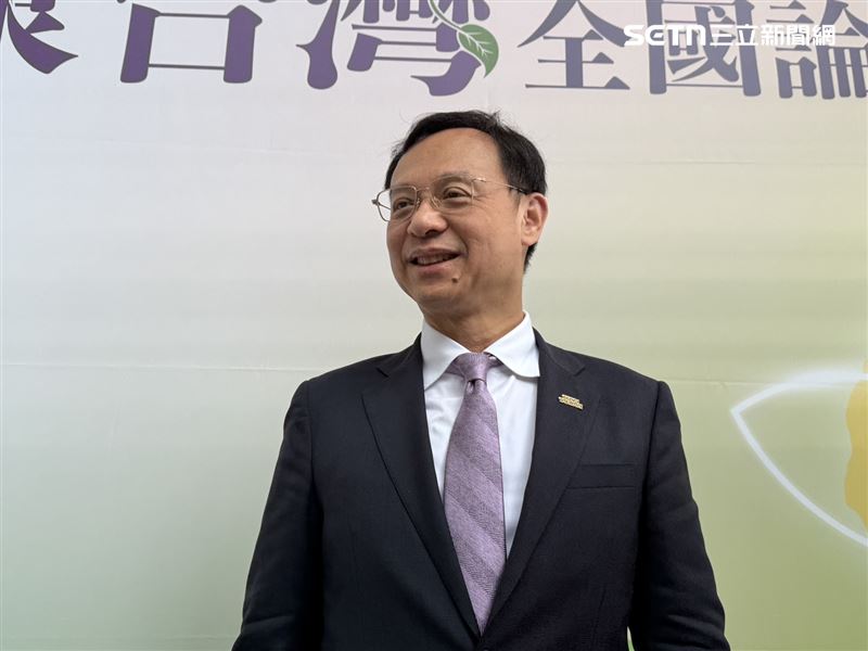 石崇良今（3）日受訪幫忙緩頰，強調從整體護理師考試及格率來看，確實有些科目及格率偏低，因此才會從制度上來協調，包含考試次數由一年一次增加至三次，以及考題優化等。（圖／記者蔣季容攝影）