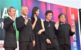 第一名模林志玲橫濱驚艷全場！「奇蹟51歲」優雅出任特別評審。（圖／翻攝自ORICON NEWS、《每日體育》）