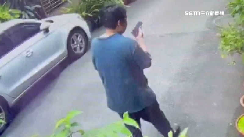 一名男子在民生社區走路，隨後闖進他人住家