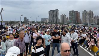 淡江大橋活動塞爆！蘆洲警科技維安護航