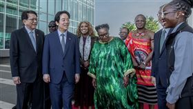 賴總統聽取儲油槽及產創園區簡報（2）總統賴清德（中）前往王家科技園區聽取「戰略儲油槽」及「台灣產業創新園區」簡報。（總統府提供）中央社記者葉素萍傳真　115年5月3日