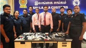 斯里蘭卡警方破獲網路詐騙中心，逮37名中國人。（圖／翻攝自srilankamirror）