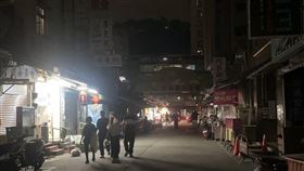 景美夜市一帶今（3日）晚上突傳出停電，約有1105戶受影響。（圖／翻攝苗博雅臉書）