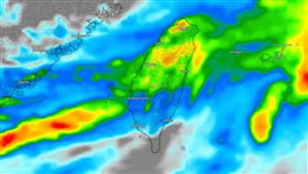 粉專提醒，華南雲雨區準備東移，並貼出降雨模擬圖。（圖／翻攝自「台灣颱風論壇｜天氣特急」臉書）