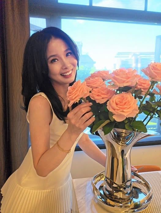 呂文婉透露最近眼皮狂跳。（圖／翻攝自臉書）