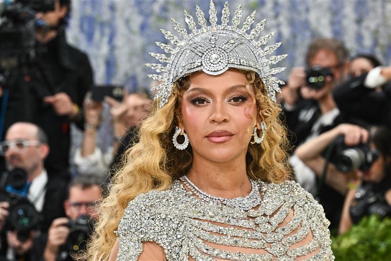 天后Beyonc&eacute;睽違10年重返Met Gala，上一次出席已是2016年，如今以聯合主席身分回歸。（圖／美聯社／達志影像）