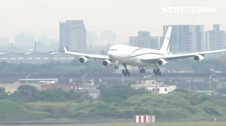 賴清德上午搭乘史瓦帝尼國王專機返抵國門（圖／翻攝畫面）