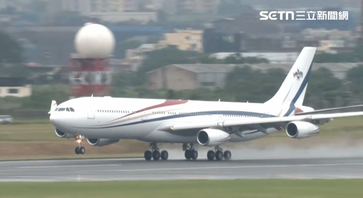 賴清德搭乘史瓦帝尼國王專機返抵國門（圖／翻攝畫面）