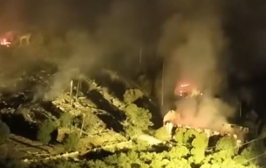 官媒上午發布數據更新，指事故已致21人死亡，61人受傷。（圖／翻攝自微博）
