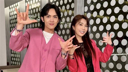 母背雙冰桶工地爬20樓叫賣　女星哭曝內幕