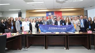 烏克蘭訪團拜會工程會　就無人機交換意見