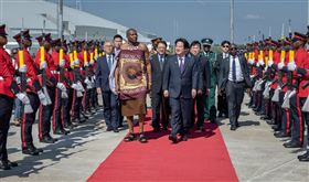 總統賴清德出訪史瓦帝尼，離境前接受機場歡送儀式（圖／總統府提供） 