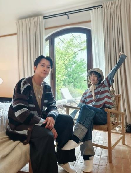 藝人Lulu黃路梓茵近期與陳漢典新婚後飛往歐洲補度蜜月，原本期待南法陽光與花海，卻遭遇當地少見的連日暴雨，讓Lulu半夜在社群連發動態吐苦水。（圖／翻攝自Lulu IG）