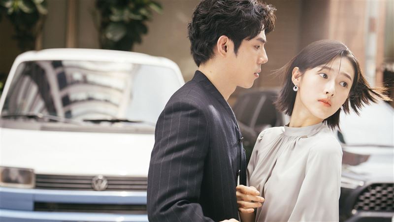 何曼希首扛女一「耳下激短髮」全新造型曝