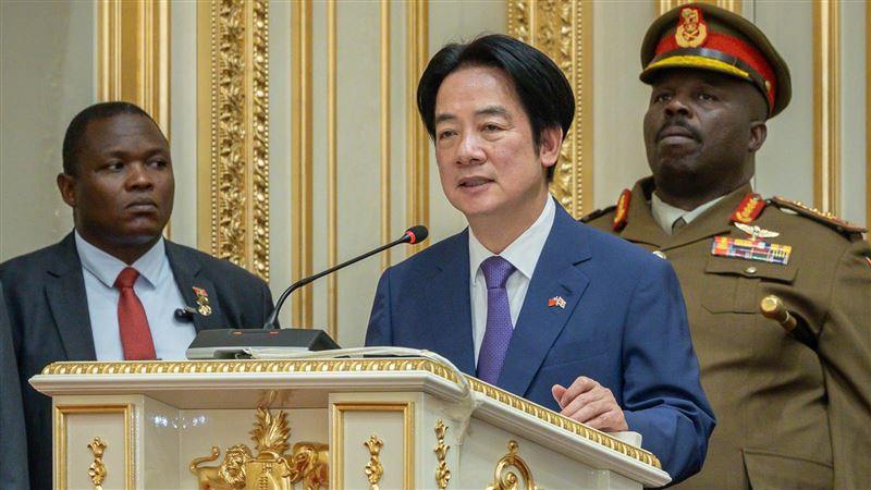 總統賴清德出訪史瓦帝尼，先是遭到中共出手干預致使我國層峰推遲出訪計劃，到後續由史瓦帝尼國王專機擔任「空軍一號」任務幕後細節全公開！（圖／總統府提供）
