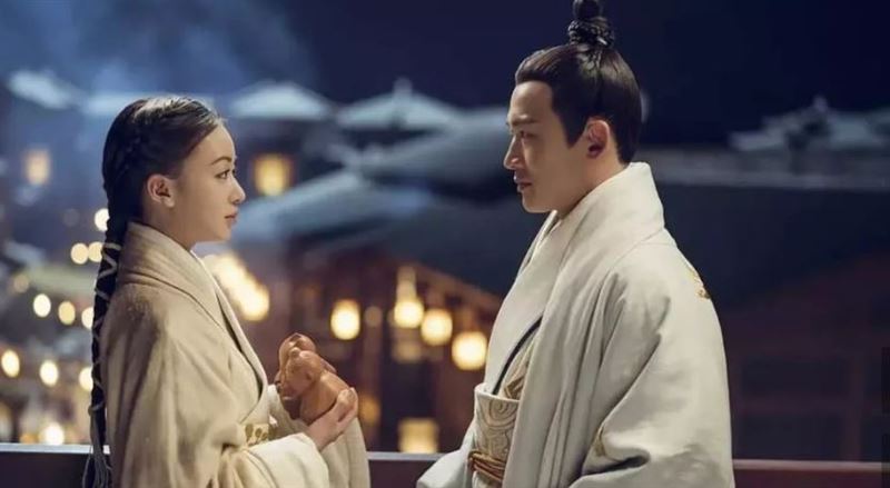 呂不韋「獻孕妾」的故事在民間廣為流傳。圖為《皓鑭傳》中的趙姬（吳謹言飾）與呂不韋（聶遠飾）。（圖／翻攝自百度百科）