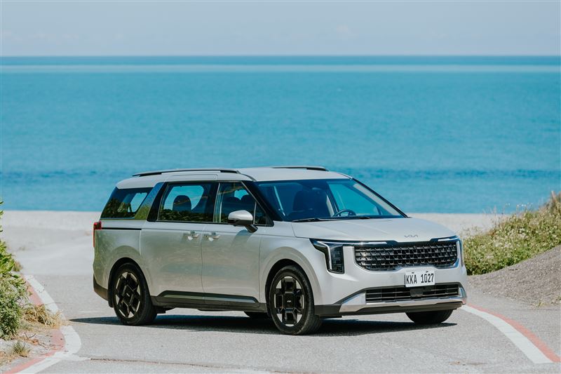 豪華MPV Carnival強打頭等艙級乘坐空間。（圖／Kia提供）
