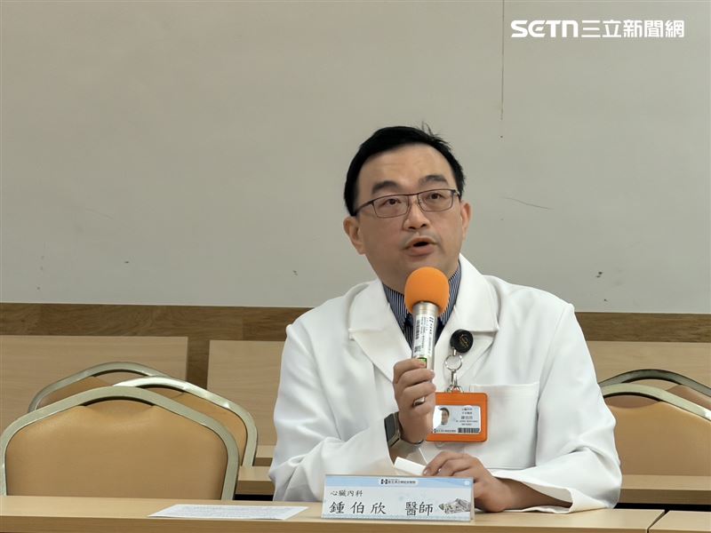 新光醫院心臟內科醫師鍾伯欣表示，氣溫短時間內快速下滑，是誘發心肌梗塞的重要原因之一。（圖／記者蔣季容攝影）