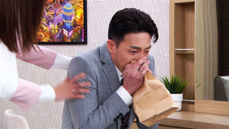 楚翔為呈現角色崩潰，現場連續自打近10個巴掌。（圖／三立）
