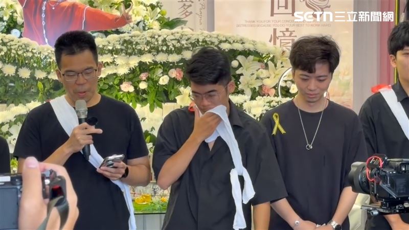 女警鄭詠心因為車禍離世，告別式圓滿結束後，雙胞胎弟弟發長文要姊姊一路好走。（圖／記者林昱孜攝影）