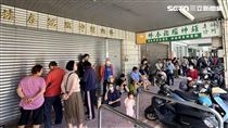 瘋搶林逸欣父精油膏　現場排隊人潮曝光