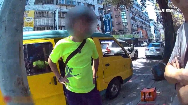 男子私自在國小前販賣不明零食