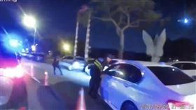 北市保大員警路檢遭衝撞逃逸，經開槍制止並已鎖定嫌犯全力緝捕中（圖／民眾提供）