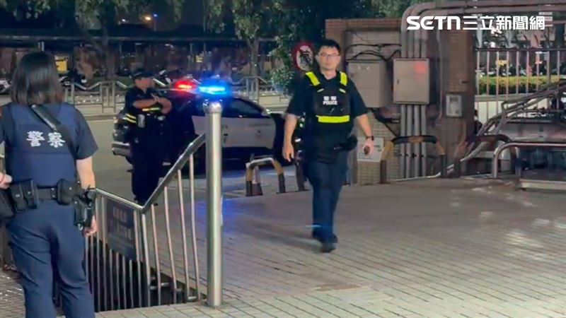 警消協力將人送醫。（圖／翻攝畫面）