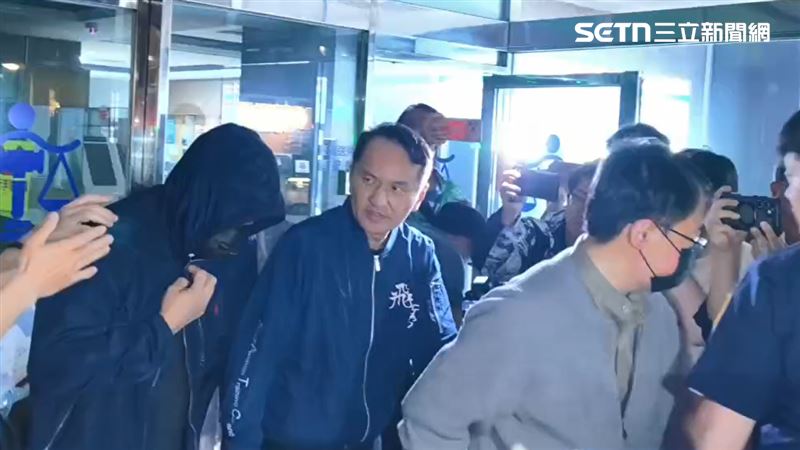 愛爾麗集團總裁常如山（中）、常的特助張元齡、負責監視器維修的謝姓工程師遭檢方聲請羈押禁見。（圖／翻攝畫面）