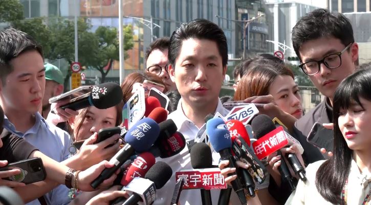 北市鼠患問題，藍營反擊競爭對手是一群鼠輩，專門來拖後腿，蔣萬安回應表示，不管老鼠多、老鼠少，就是全力來防治。（圖／翻攝畫面）