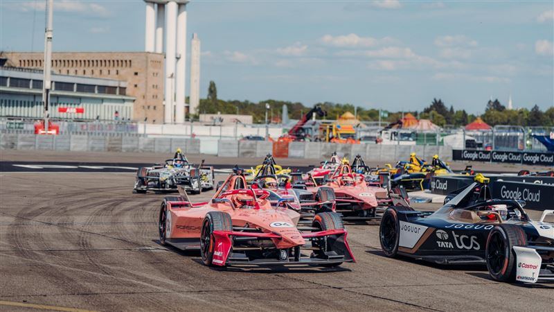 保時捷Formula E車隊在德國柏林Tempelhof機場賽道再度繳出亮眼成績。（圖／Porsche提供）