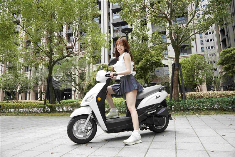 Laddi 115主打超輕巧、超省油又省力與實用性，鎖定日常代步與家庭使用需求。（圖／KYMCO提供）