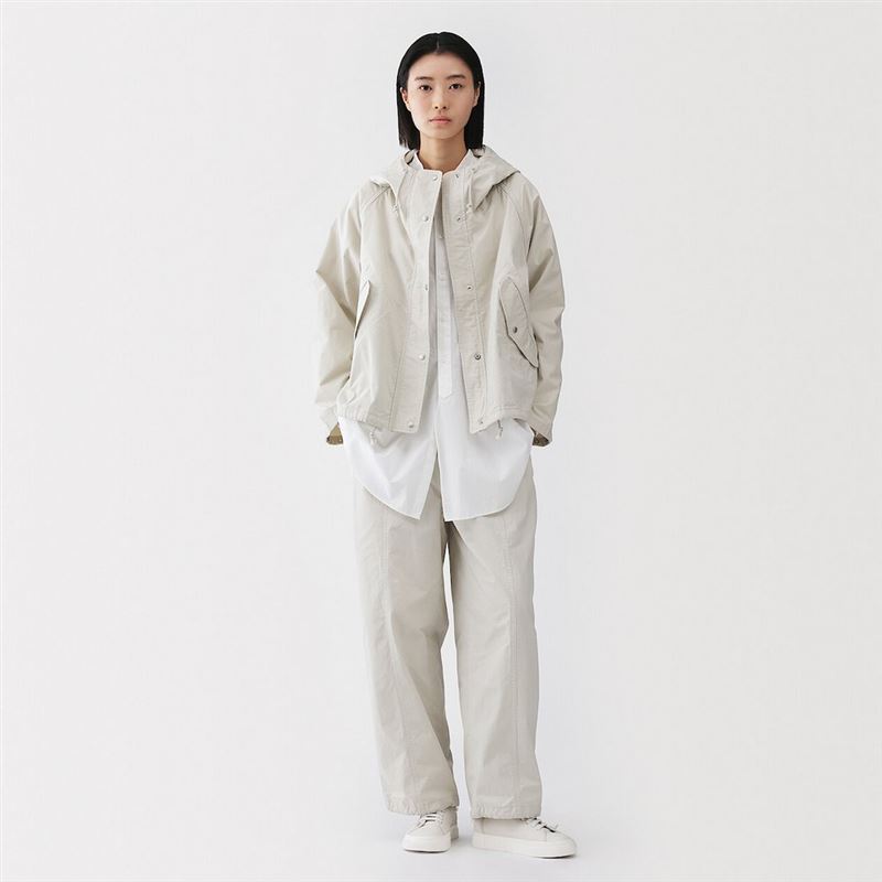 女輕量棉帆布服飾系列。（圖／品牌業者提供）