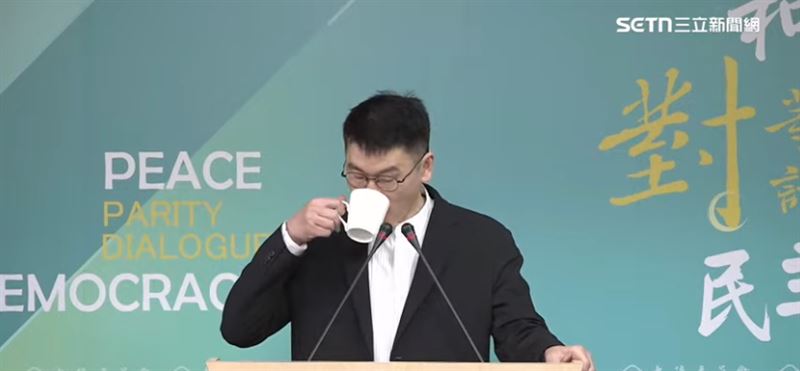 陸委會副主委梁文傑主持例行記者會。（圖／翻攝畫面）