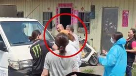彰化動防所，沒入15犬，暴力反抗， 飼主激動毆打，動保員(圖／翻攝畫面)