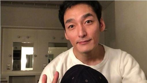草彅剛升格當爸　51歲迎長子誕生妻仍神隱