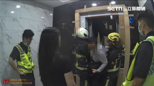 台中潭子看房困電梯！5人關車廂崩潰求救
