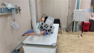 X光機脫落重砸開刀患者　彰基致歉曝原因