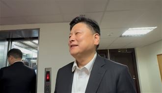 傅崐萁遭爆現身雅加達？民進黨團開酸