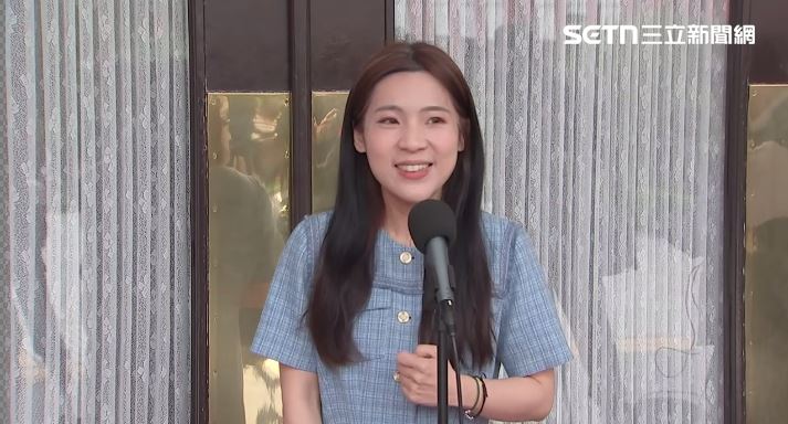 被問藍白的軍購金額是否滿足美方期待，徐巧芯笑回，很快就會知道（圖／翻攝畫面）
