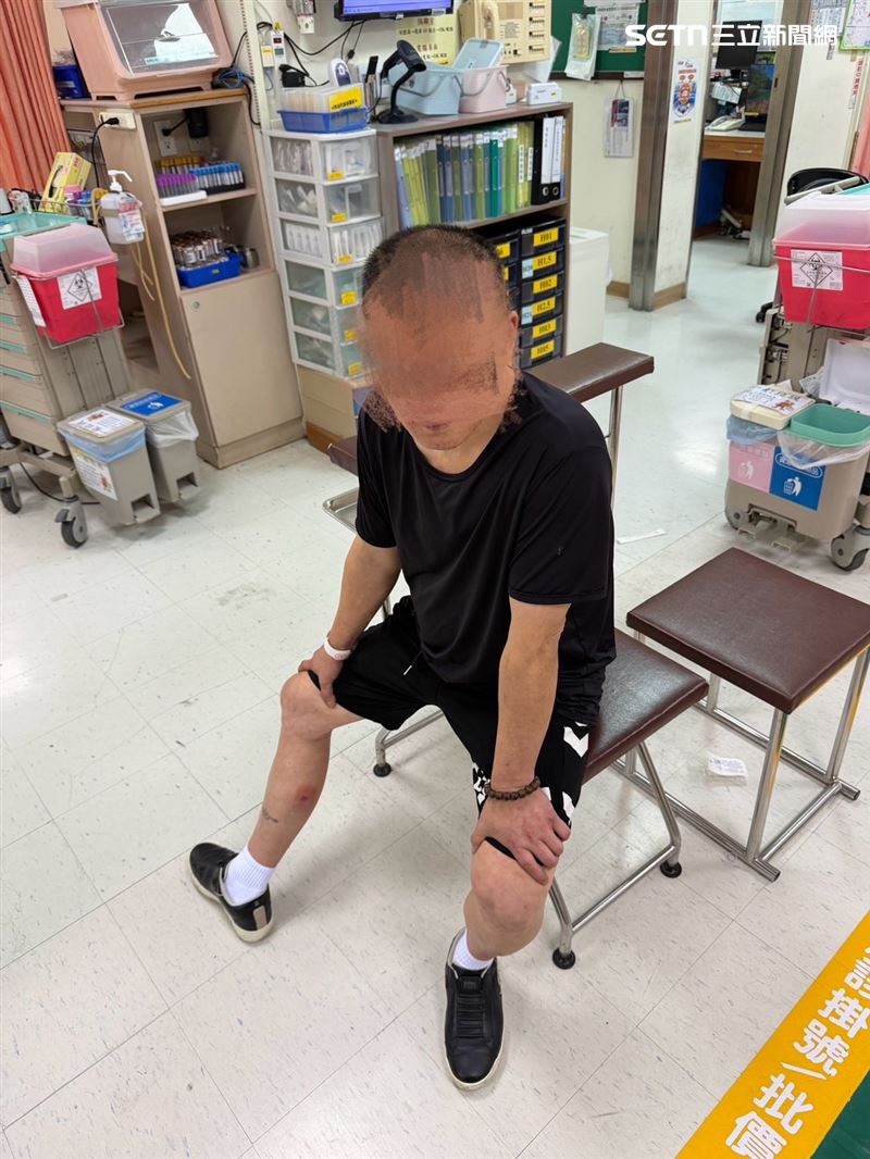 拒檢逃逸的吳姓主嫌，腿部中彈躲了3天不敢看醫生，直到落網才被送醫救治。（圖／翻攝畫面）