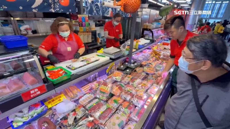 新竹南寮漁港的竹風漁市今年2月正式啟用，這幾個月傳出「租金、水電費」價高，引發爭議